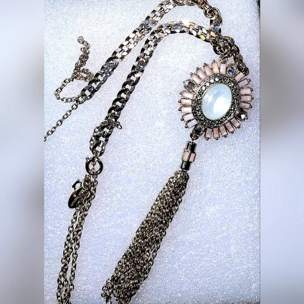 Necklace - Picture 1 of 2